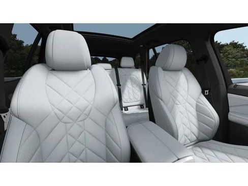 New 2026 BMW X5 xDrive50e w/ M Sport Package AWD/4WD image 11