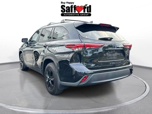 Used 2024 Toyota Highlander XLE AWD/4WD image 7