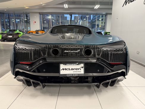 Used 2023 McLaren Artura image 4