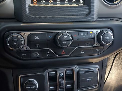Used 2022 Jeep Wrangler Unlimited Sport AWD/4WD image 27
