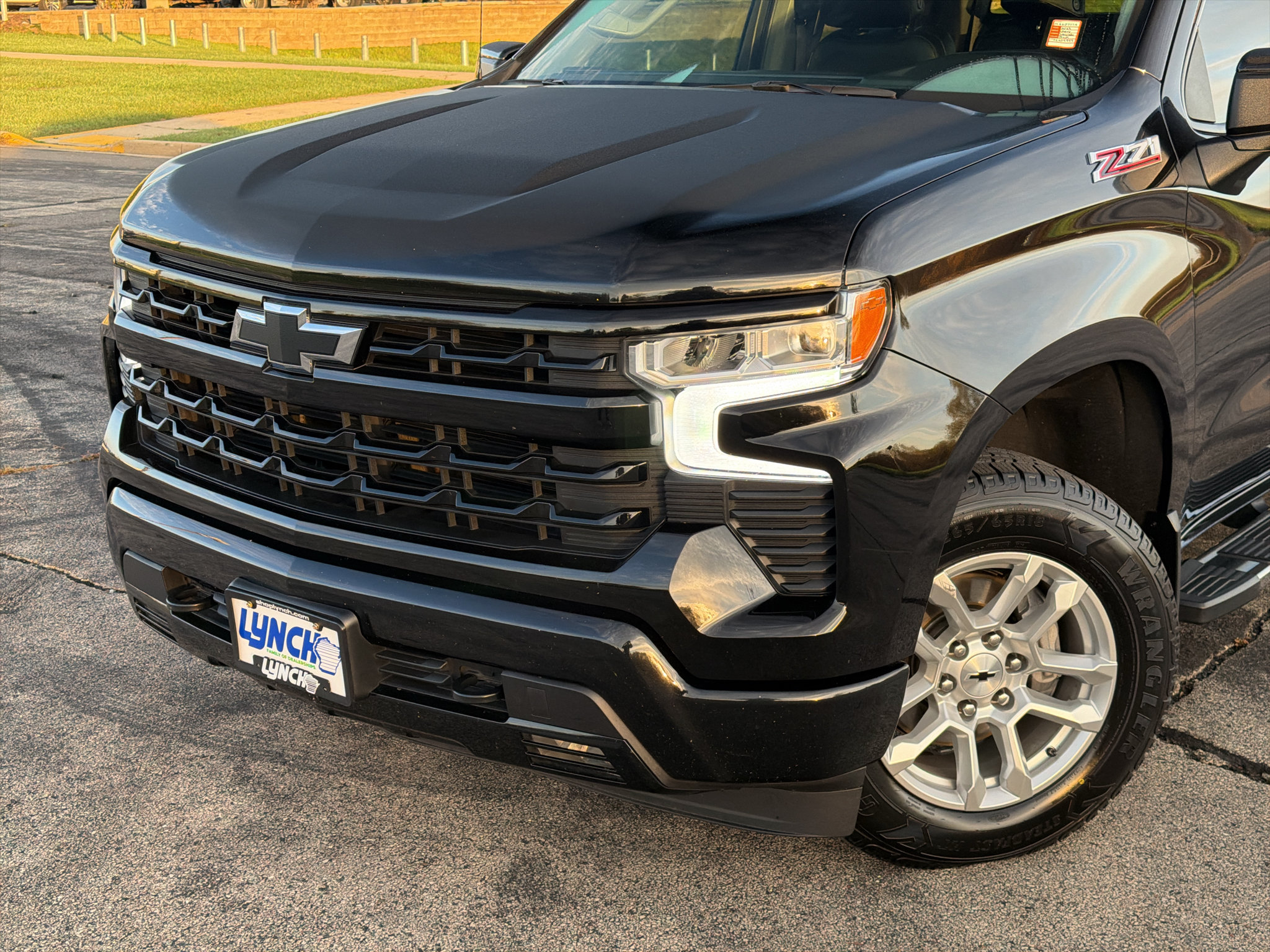 Used 2023 Chevrolet Silverado 1500 RST w/ Convenience Package II AWD/4WD image 8