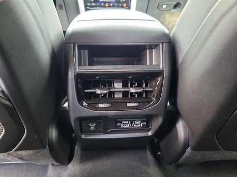 Used 2026 Jeep Grand Cherokee Laredo X RWD image 11