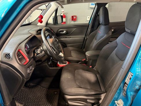 Used 2020 Jeep Renegade Trailhawk w/ Cold Weather Group AWD/4WD image 15