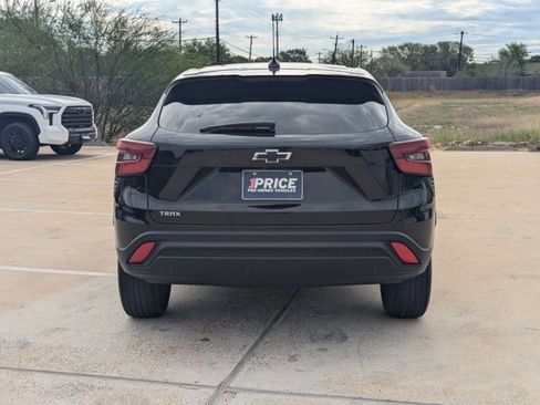 Certified 2024 Chevrolet Trax LS image 6
