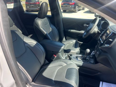 Used 2022 Jeep Cherokee Limited AWD/4WD image 16