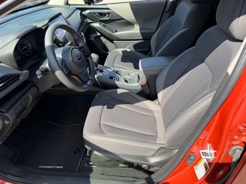 Used 2025 Subaru Crosstrek 2.0i Premium image 24