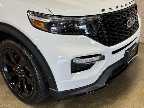 Used 2023 Ford Explorer ST w/ Technology Package AWD/4WD image 16