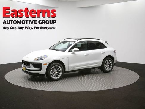 Used 2023 Porsche Macan T w/ Premium Package Plus image 59
