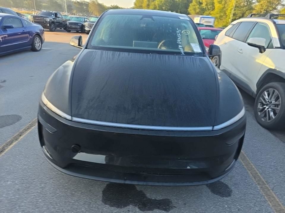 Used 2026 Tesla Model Y Long Range AWD/4WD image 2