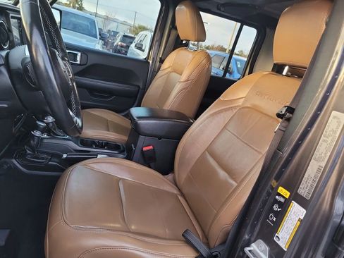 Certified 2021 Jeep Gladiator Overland w/ Popular Equipment Package AWD/4WD image 21