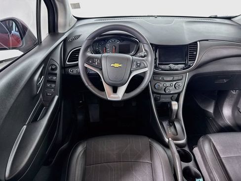 Used 2022 Chevrolet Trax LT w/ LT Convenience Package AWD/4WD image 22