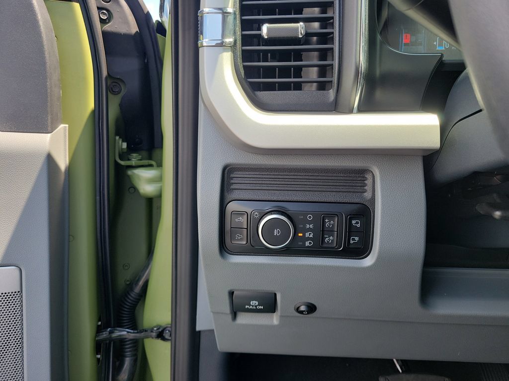 New 2026 Ford F250 XLT w/ XLT Premium Package AWD/4WD image 28