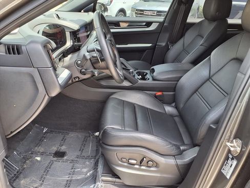Used 2024 Porsche Cayenne Coupe AWD/4WD image 19