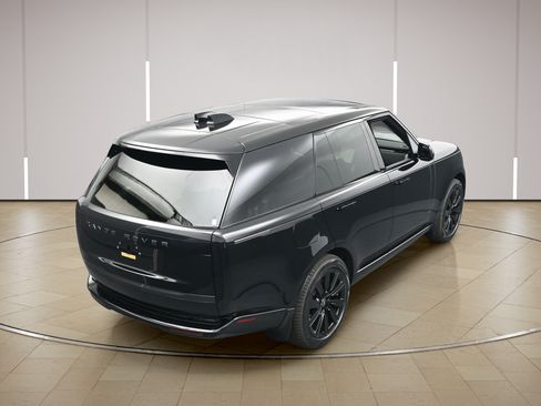 Used 2025 Land Rover Range Rover SE AWD/4WD image 32