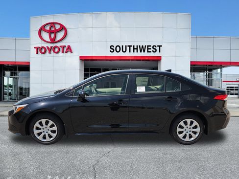 New 2026 Toyota Corolla LE FWD image 3