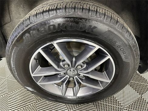 Certified 2017 Jeep Grand Cherokee Limited image 10