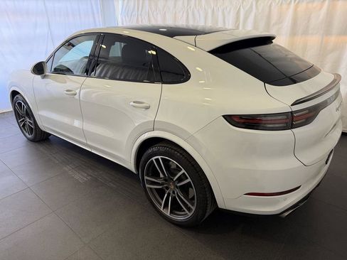 Certified 2023 Porsche Cayenne Turbo AWD/4WD image 3