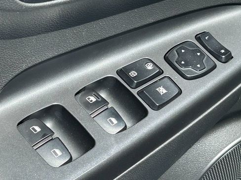 Used 2019 Hyundai Kona SE FWD image 25