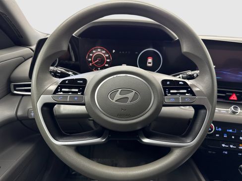 Used 2024 Hyundai Elantra SEL FWD image 19