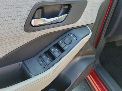 Used 2023 Nissan Rogue SV AWD/4WD image 21
