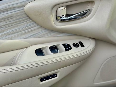 Used 2015 Nissan Murano Platinum w/ Platinum Technology Package image 14