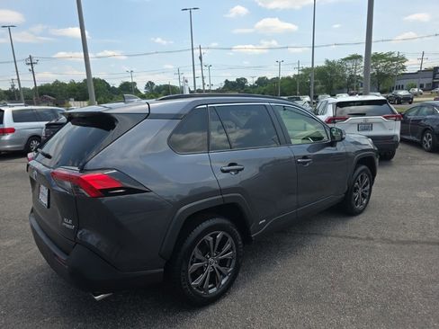 Certified 2022 Toyota RAV4 XLE Premium AWD/4WD image 5
