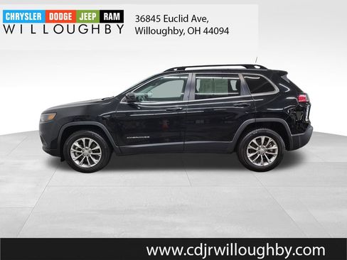 Used 2022 Jeep Cherokee Latitude Lux w/ Mopar Interior Package AWD/4WD image 5