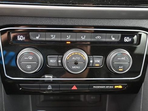 Used 2023 Volkswagen Atlas SE AWD/4WD image 22
