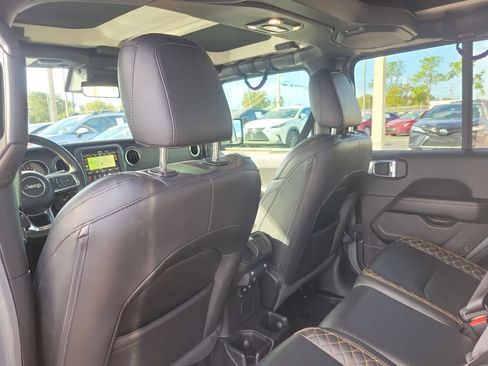 Used 2022 Jeep Gladiator Overland image 10