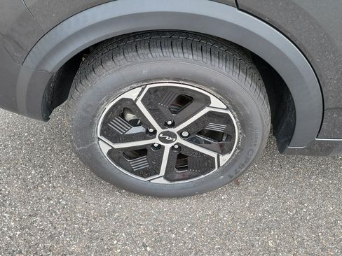Certified 2025 Kia Niro EX FWD image 37