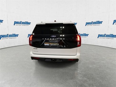 New 2025 Ford Expedition Active image 10
