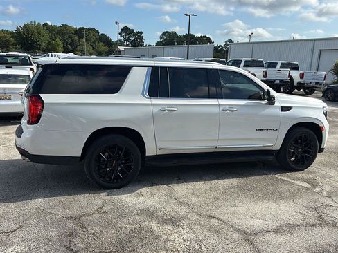 Used 2023 GMC Yukon XL Denali RWD image 8