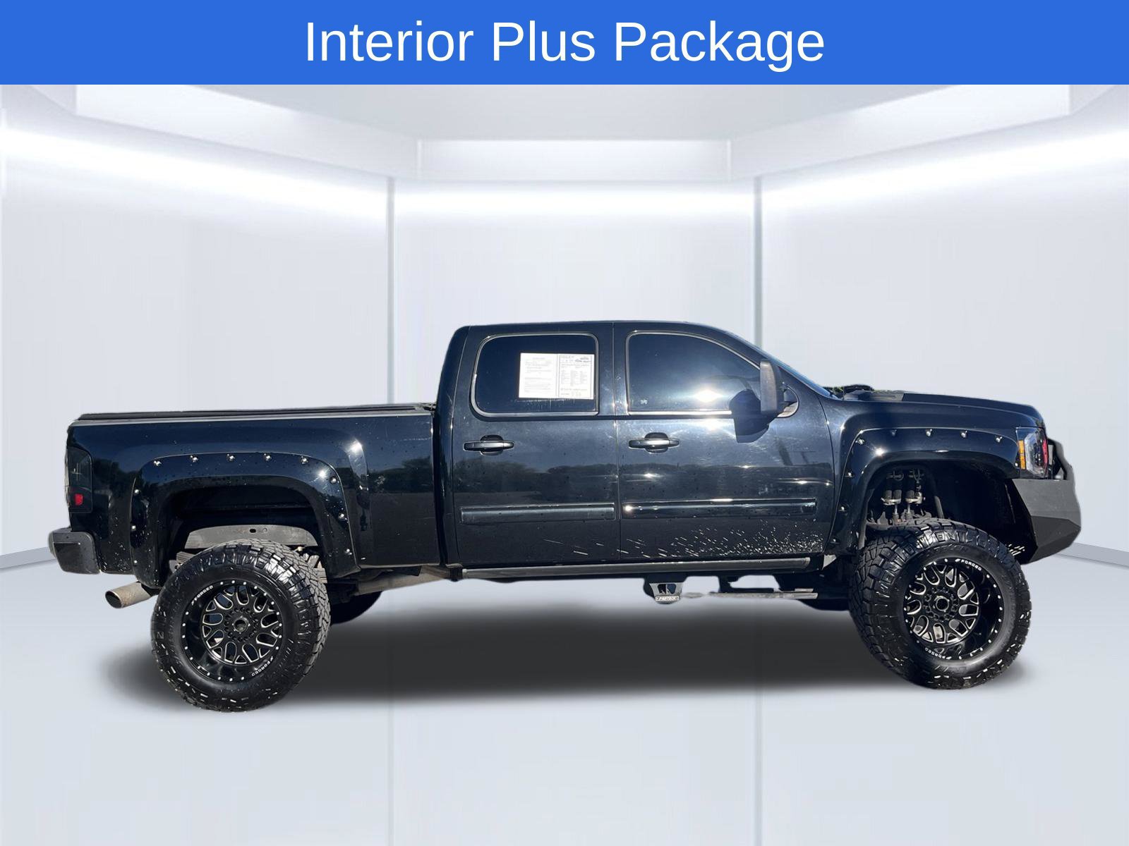 Used 2010 Chevrolet Silverado 2500 LT w/ Interior Plus Package AWD/4WD image 4