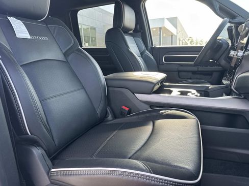 New 2026 RAM 2500 Laramie AWD/4WD image 10