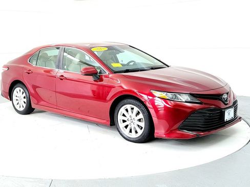 Certified 2018 Toyota Camry LE FWD image 7