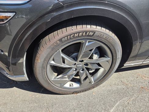 Used 2025 Genesis Electrified GV70 AWD/4WD image 2