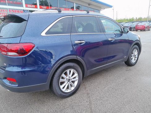 Used 2019 Kia Sorento AWD w/ LX Convenience Package image 3
