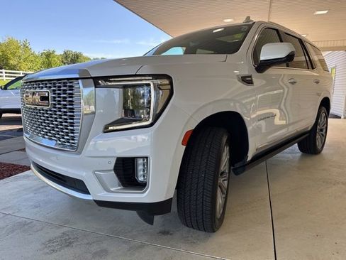 Used 2021 GMC Yukon Denali w/ Denali Ultimate Package AWD/4WD image 9