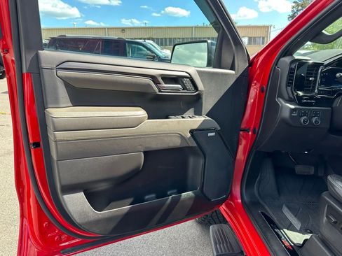 Used 2023 Chevrolet Silverado 1500 ZR2 w/ Technology Package AWD/4WD image 14