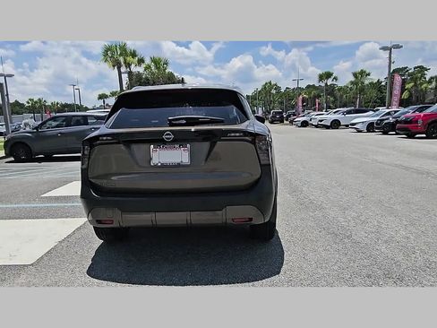 Used 2025 Nissan Kicks SV w/ SV Premium Package FWD image 32