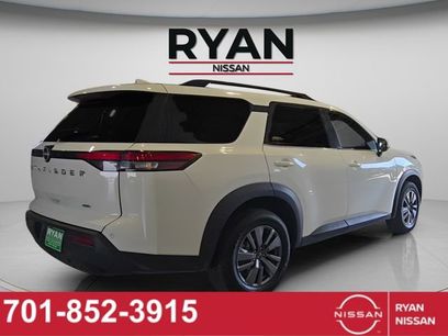 Certified 2025 Nissan Pathfinder SV