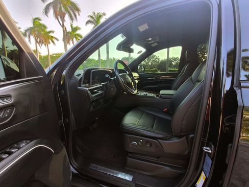 Used 2022 Cadillac Escalade ESV Luxury RWD image 22