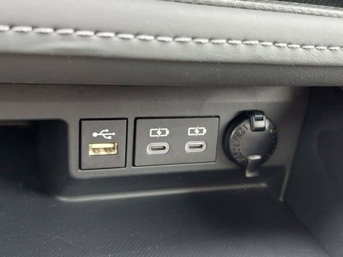 Used 2024 Toyota Highlander Limited AWD/4WD image 33