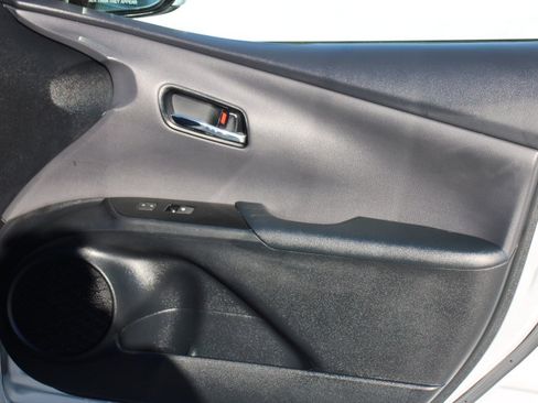Used 2018 Toyota Prius Prime Plus image 17