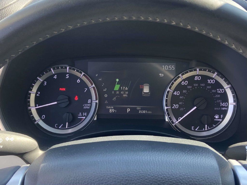 Used 2024 Toyota Highlander XLE FWD image 33