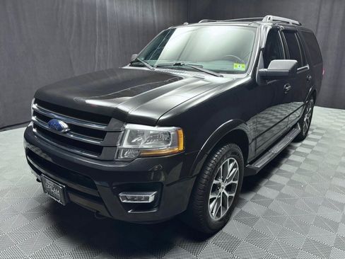 Used 2015 Ford Expedition XLT w/ Equipment Group 202A AWD/4WD image 2