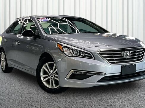 Used 2015 Hyundai Sonata SE w/ Option Group 09 FWD image 1