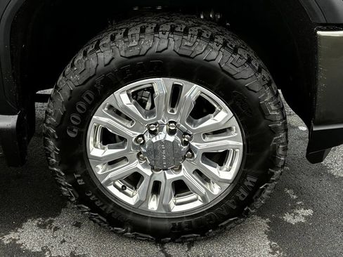 Used 2022 GMC Sierra 2500 Denali w/ Denali Ultimate Package AWD/4WD image 13