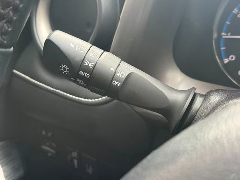 Used 2017 Toyota RAV4 Limited AWD/4WD image 18