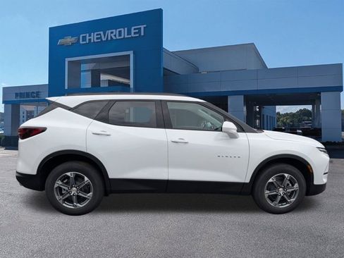 New 2026 Chevrolet Blazer LT w/ Convenience Package image 3